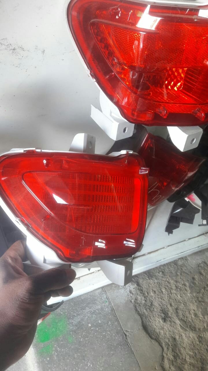 toyota rah4 rear bumper reflacter