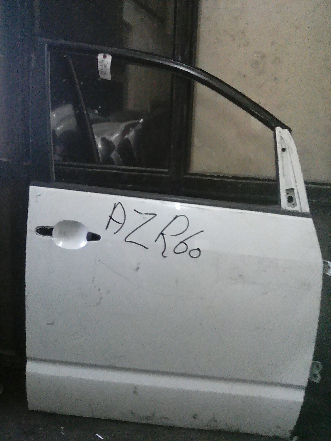 Toyota Noah Right front door