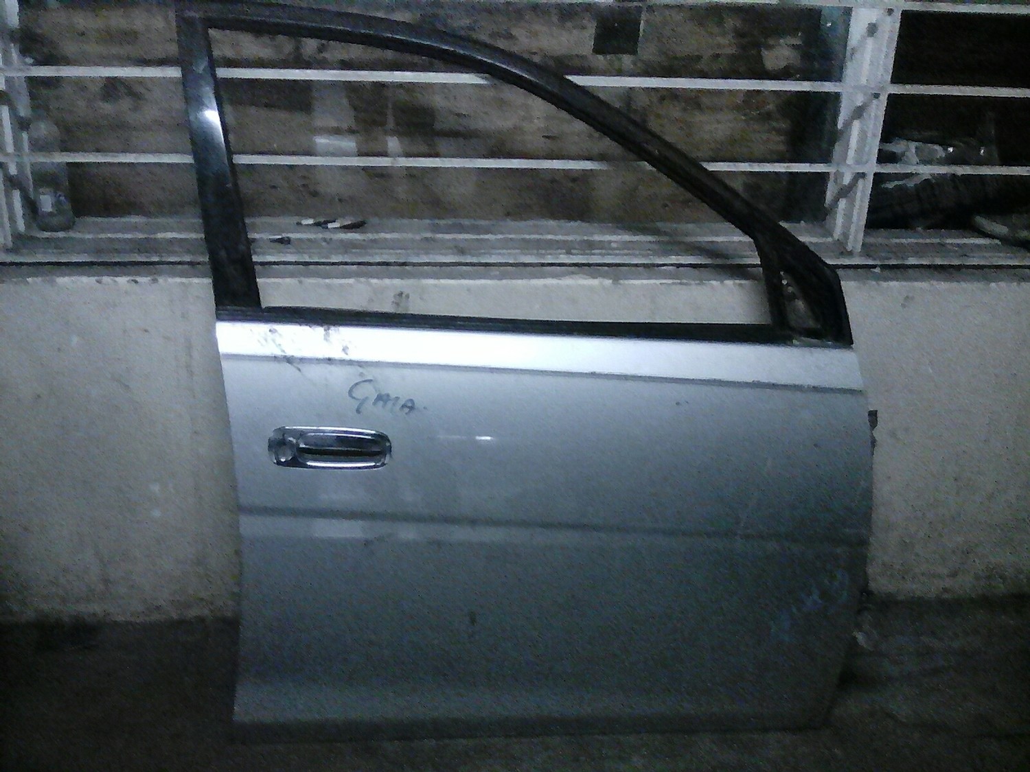 Toyota Gaia Right front door