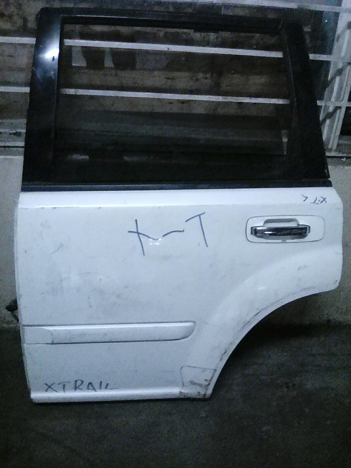 Nissan X-trail Left Back door