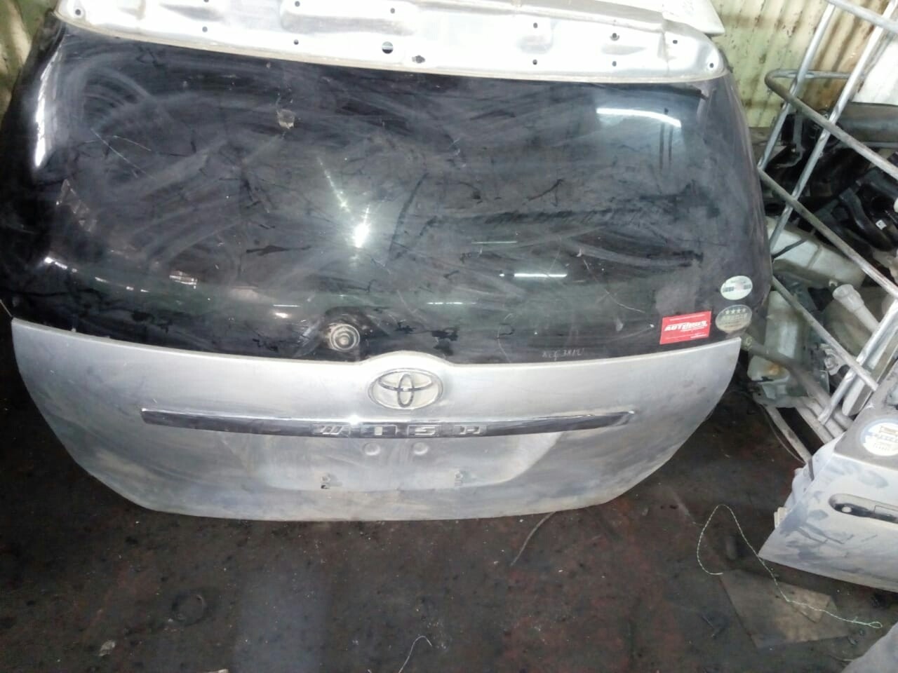 Toyota Wish boot