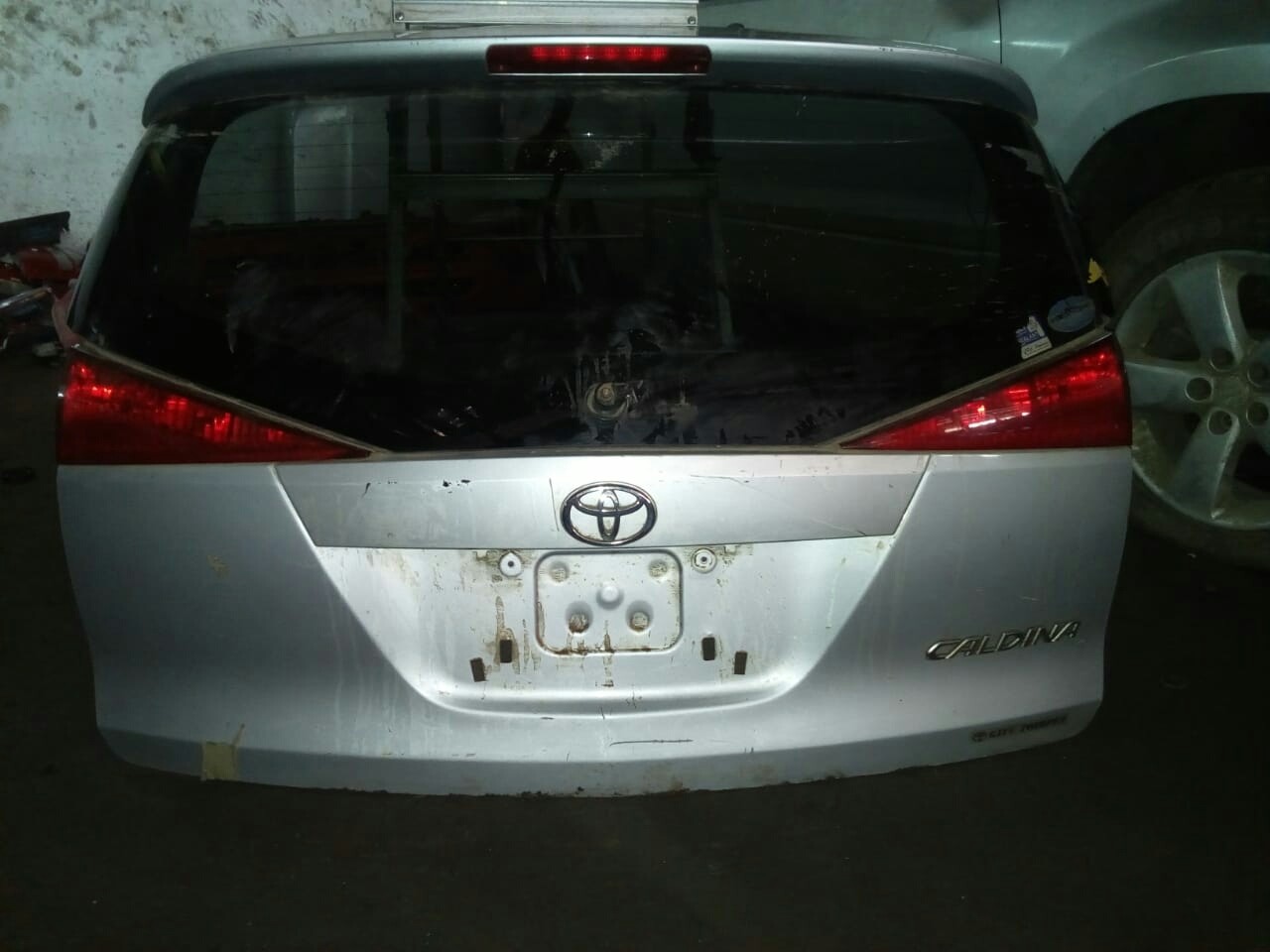 Toyota Caldina boot