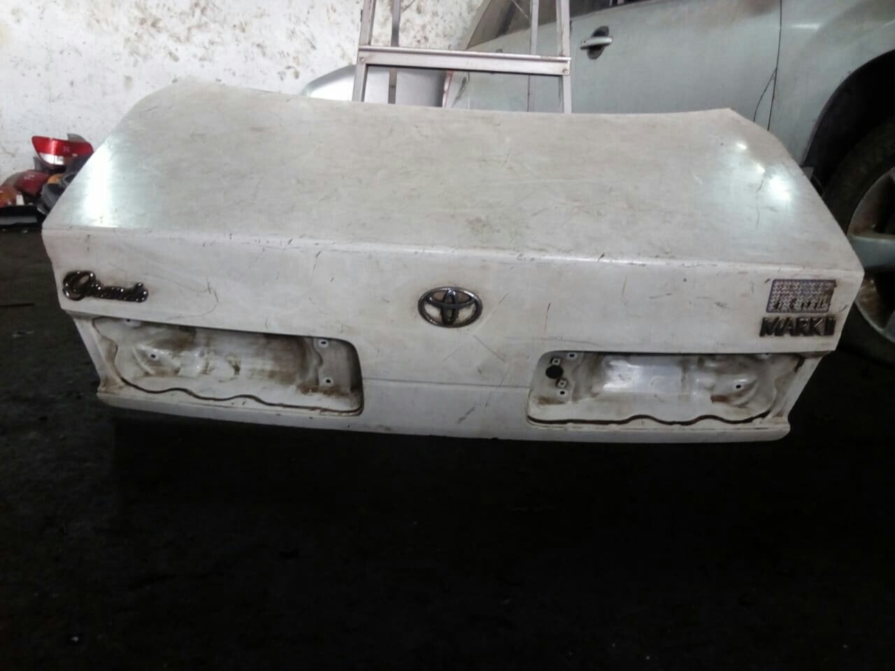 Toyota Mark 2 boot
