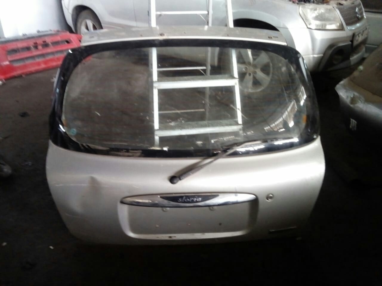 Toyota duet boot
