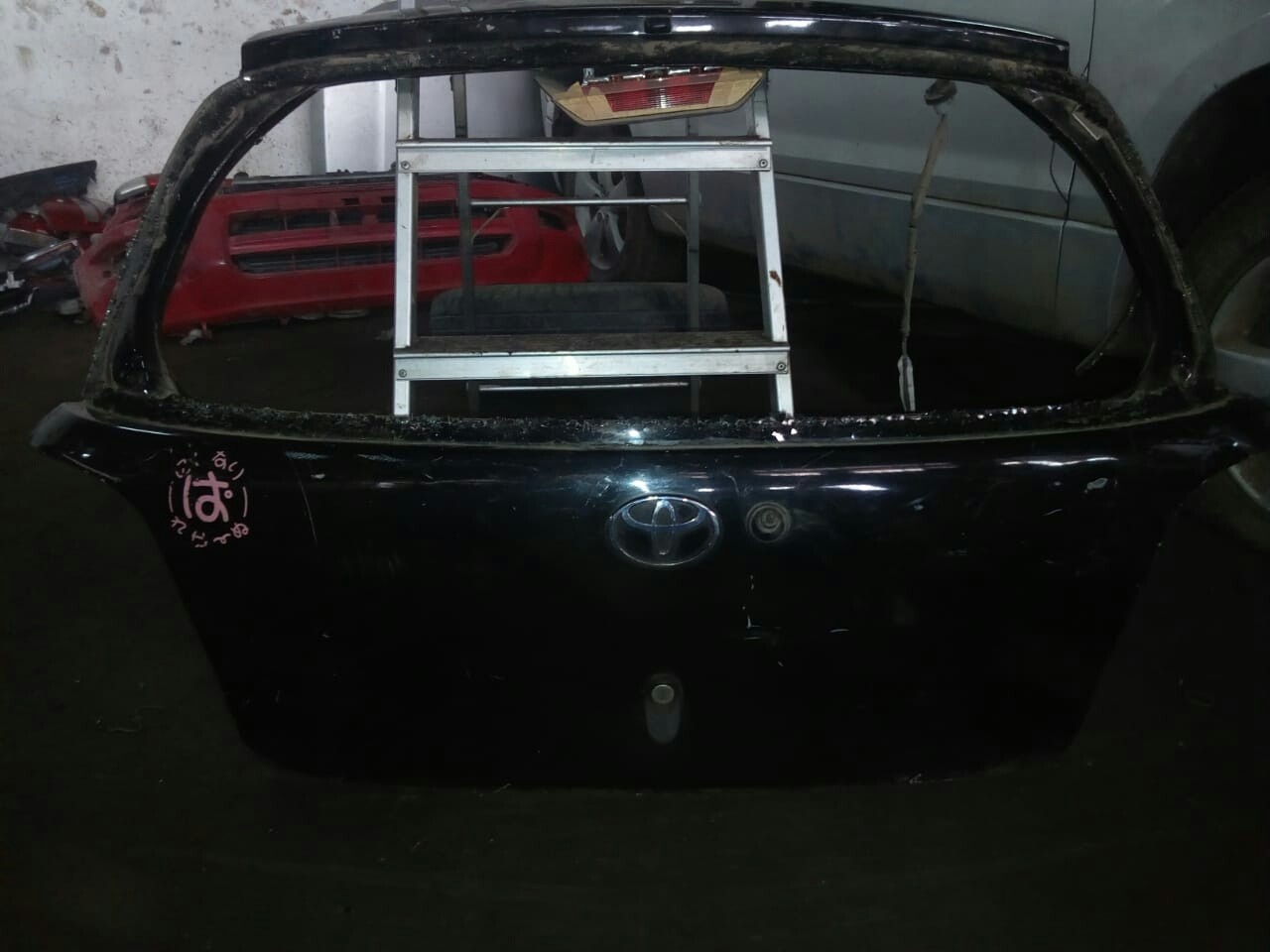 Toyota vitz boot