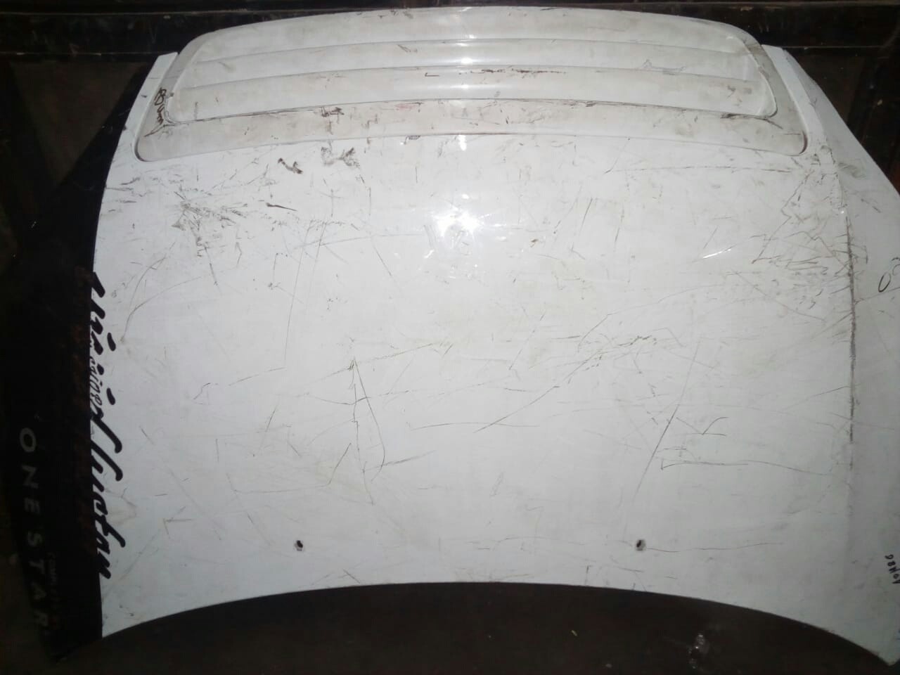 Toyota Ipsum bonnet