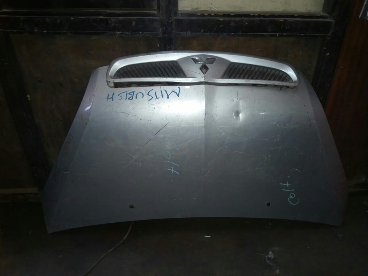 Mitsubishi colt bonnet