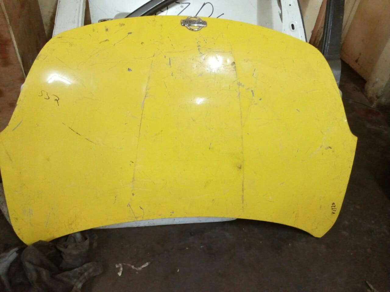 Nissan ad van bonnet y12