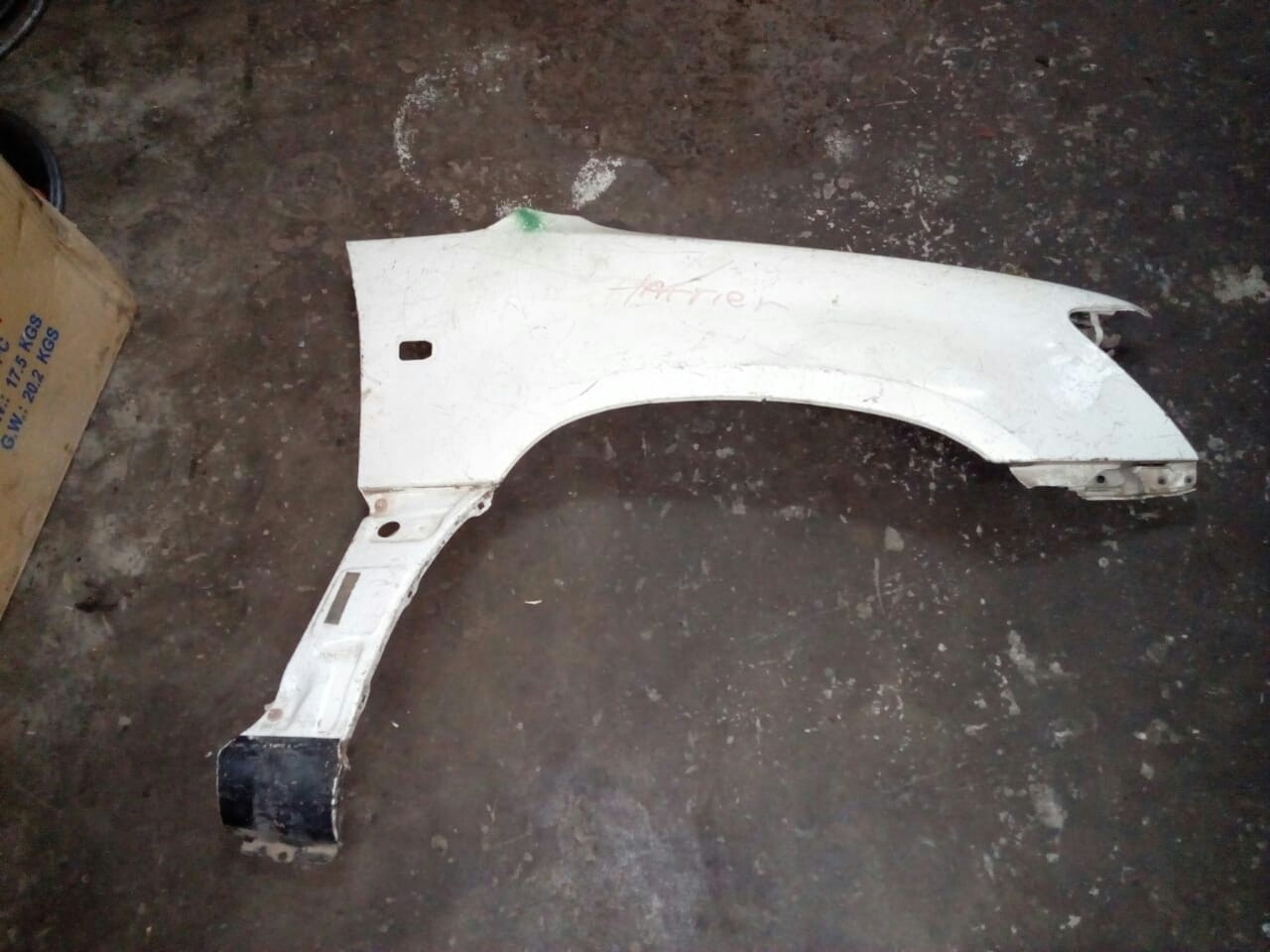 Toyota Harrier wing