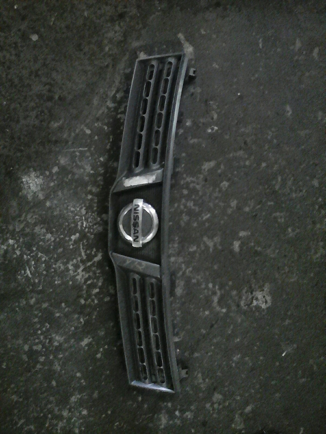 Nissan wingroad grill