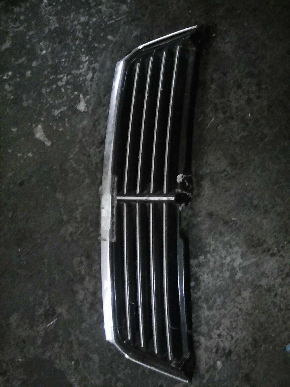 Toyota Noah grill