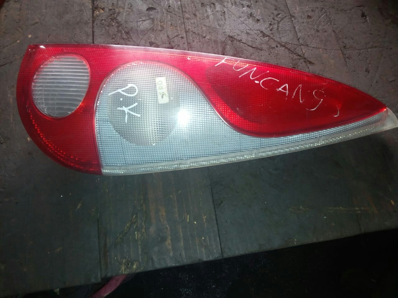 Toyota Funcargo tail lights