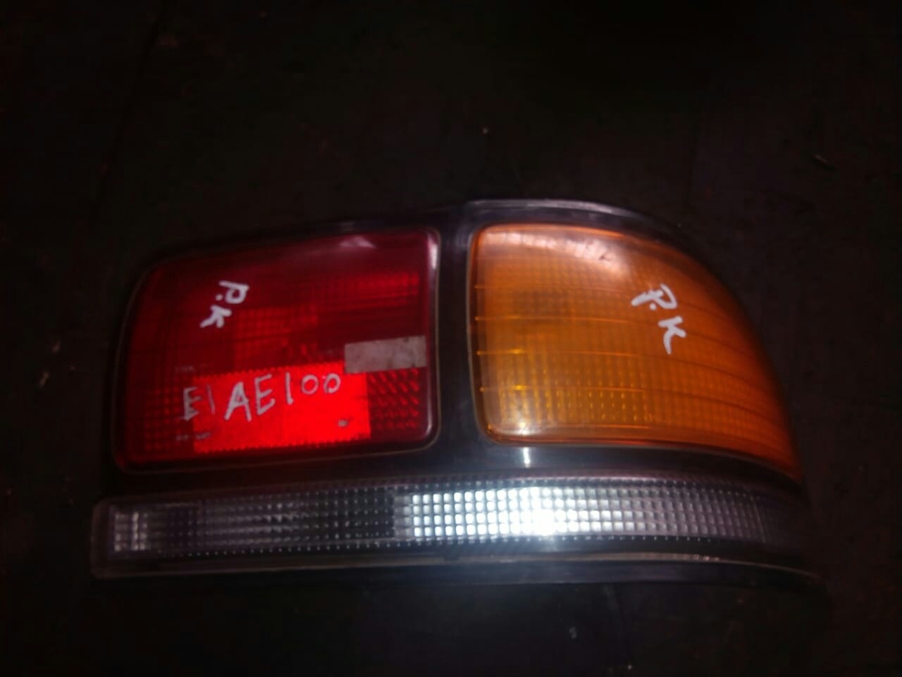 Toyota 100 tail lights