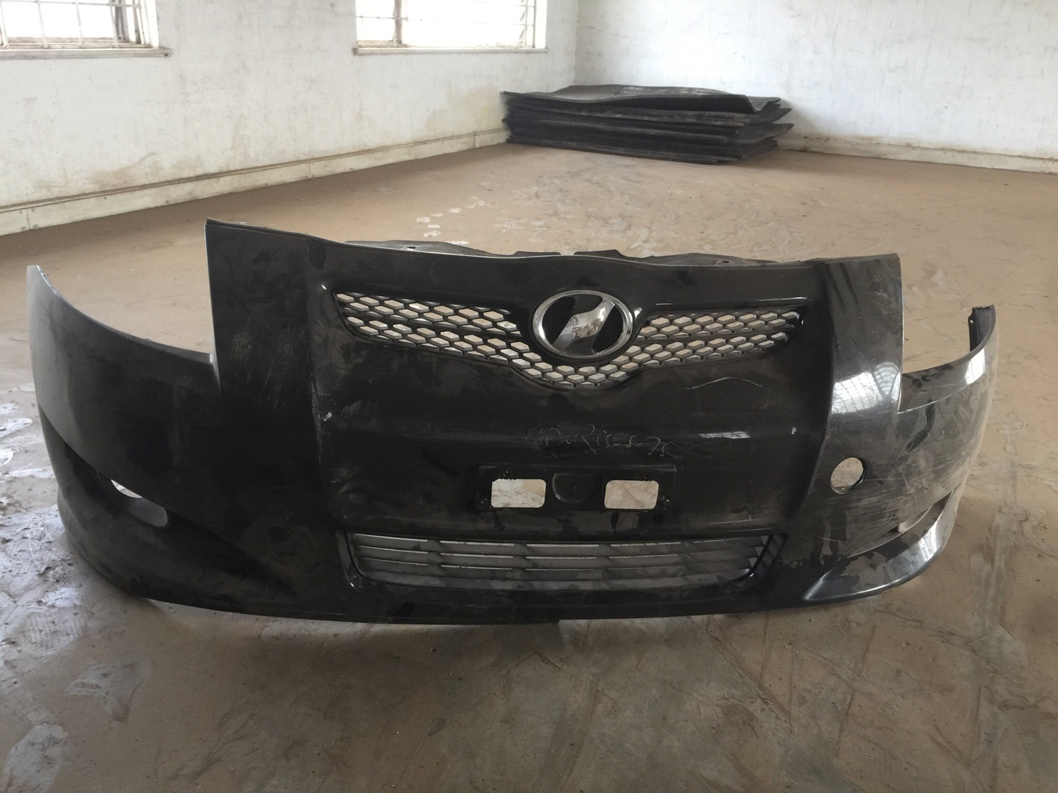Toyota auris frant bumper 