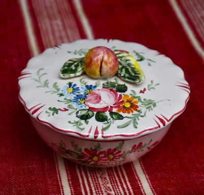 Кутия за бижута на Faïencerie D’Angoulême - Франция Кутия за бижута на Faïencerie D’Angoulême - Франция