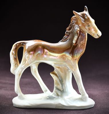 Порцеланова статуетка на кон - Западна Германия Порцеланова статуетка на кон - Западна Германия