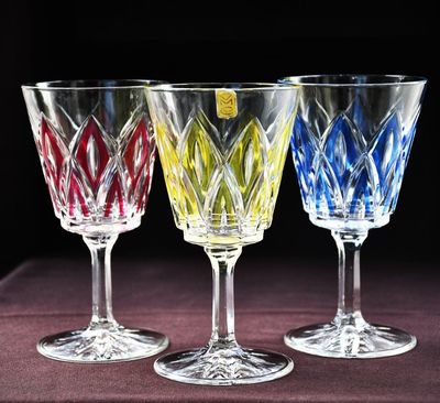 Комплект от френски винтидж чаши (5) - VMC. Модел &quot;Harlequin&quot;.