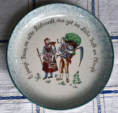 Швейцарска колекционна чиния на VSK USC. Ръчно рисувана.