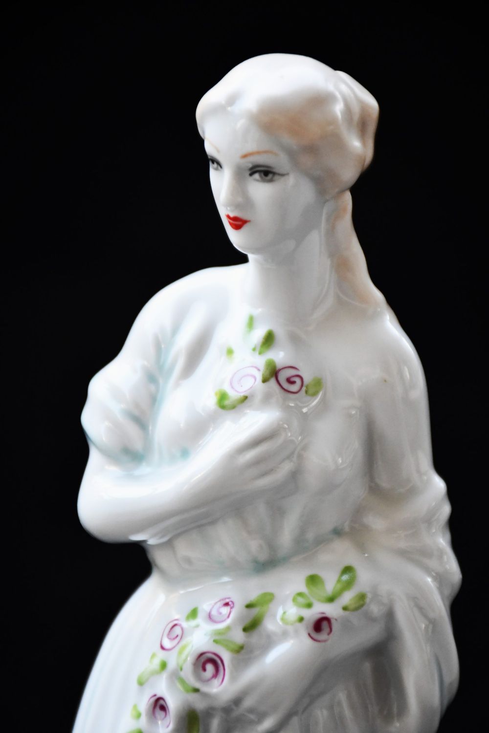 "Нимфа" - винтидж порцеланова фигура на Алба Юлия