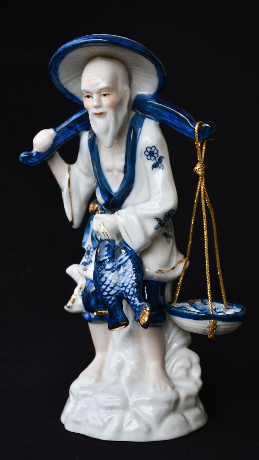 Порцеланова статуетка  Порцеланова статуетка "Старият рибар"