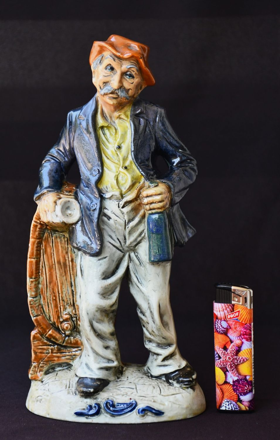 Порцеланова статуетка  Порцеланова статуетка "Старият пияница" - Каподимонте