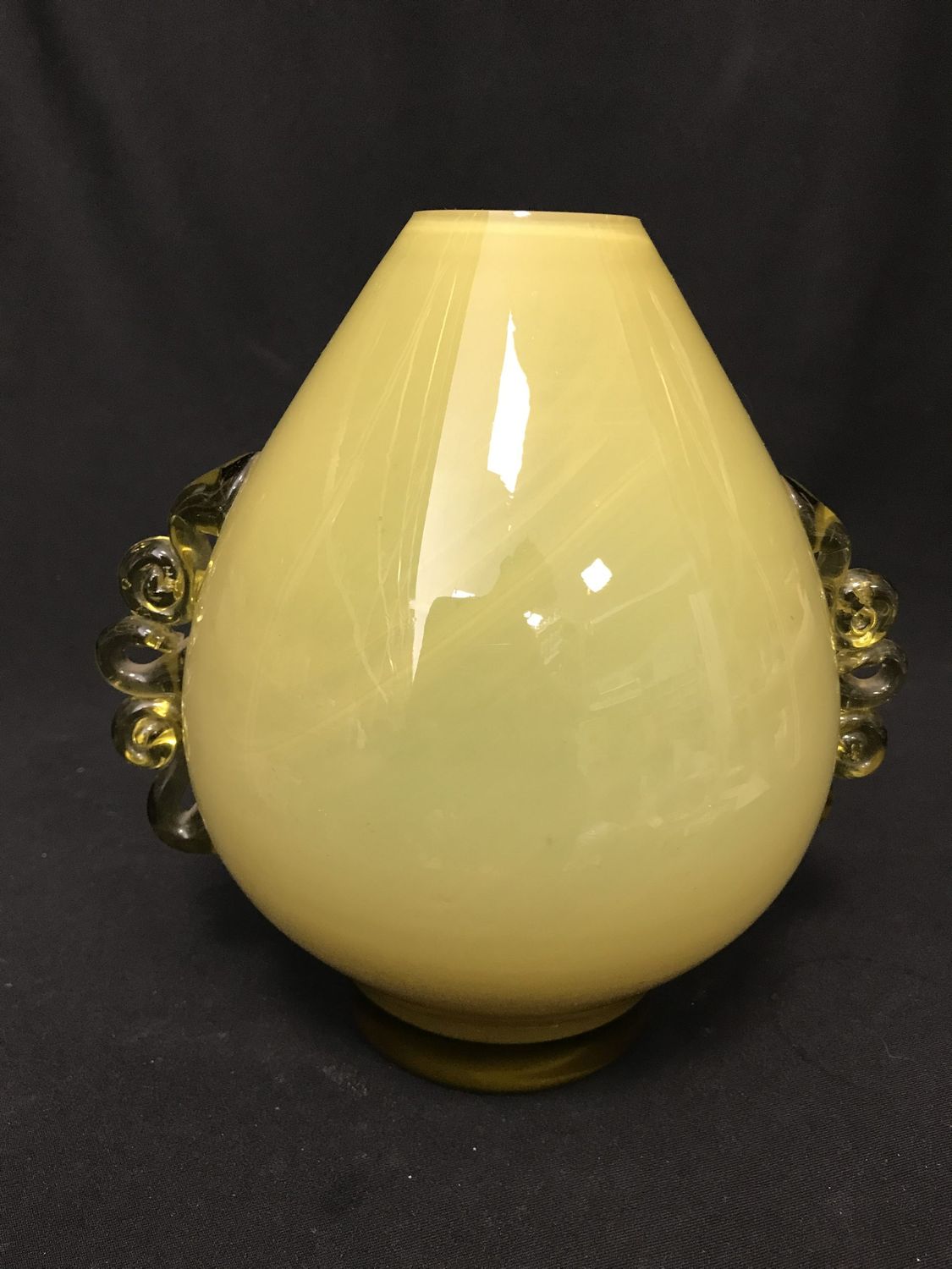 Стъклена ваза