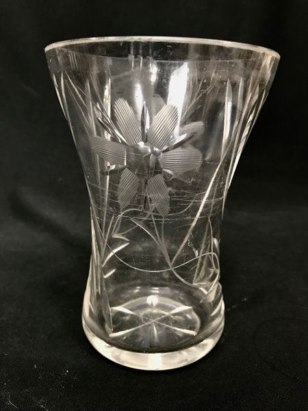 Стъклена ваза