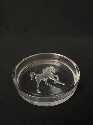 Стъклен пепелник