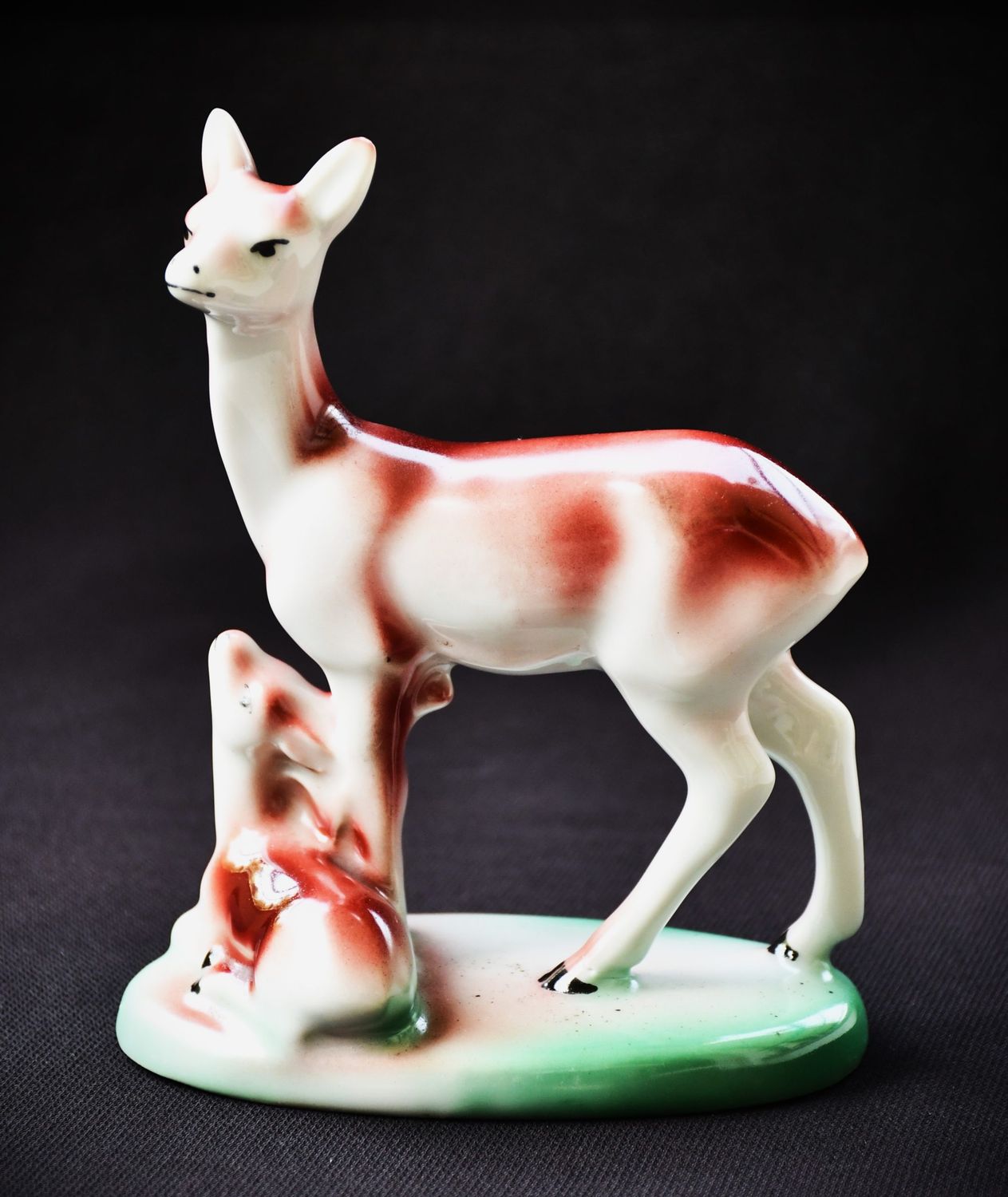 Порцеланова статуетка "Сърна с малкото си" - "Изида"