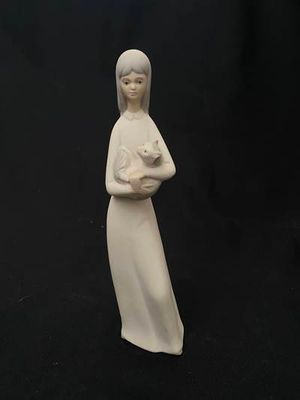 Порцеланова статуетка