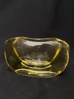 Стъклен пепелник