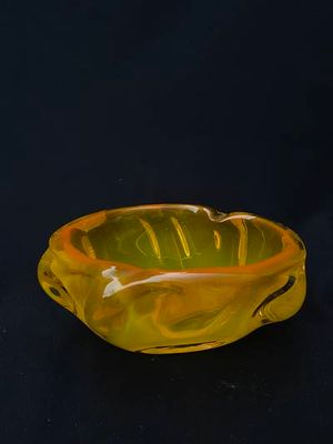 Стъклен пепелник
