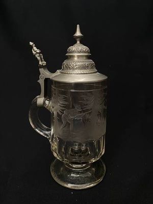Стъклена халба с капак ,вместимост 0,5L