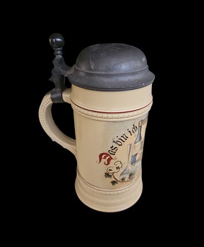 Халба с капак ,вместимост 0,5L