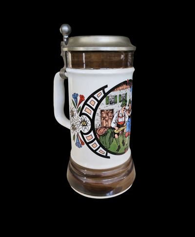 Халба с капак ,вместимост 0,5L