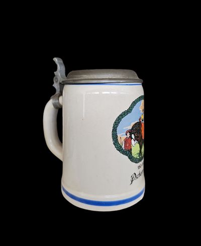Халба с капак ,вместимост 0,5L