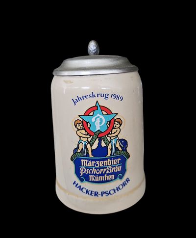Халба с капак ,вместимост 0,5L