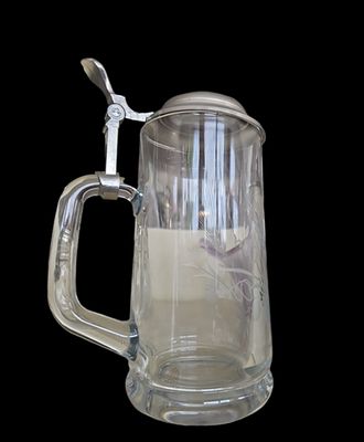 Стъклена халба с капак ,вместимост 0,5L