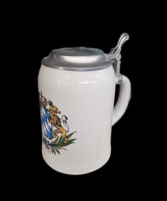 Халба с капак ,вместимост 0,5L