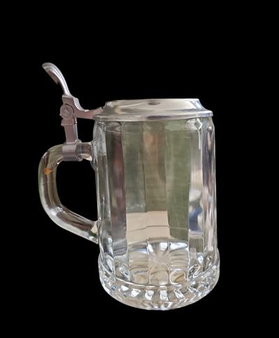 Стъклена халба с капак ,вместимост 250mL