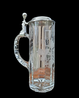Стъклена халба с капак ,вместимост 0,5L