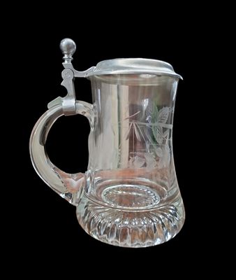 Стъклена халба с капак ,вместимост 250mL