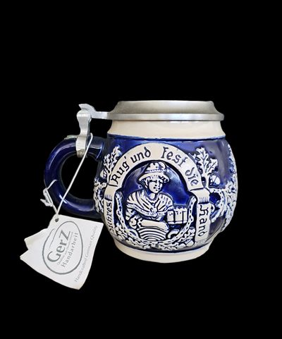 Халба с капак ,вместимост 0,5L