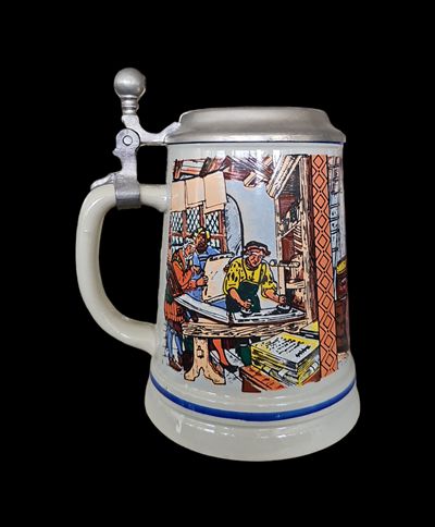 Халба с капак ,вместимост 0,5L