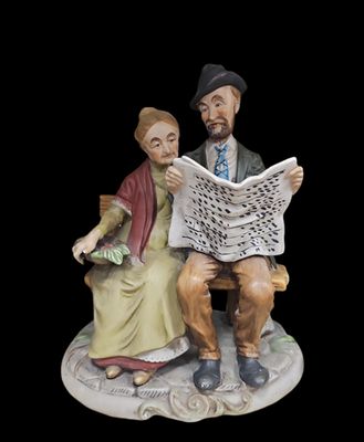 Порцеланова статуетка Порцеланова статуетка