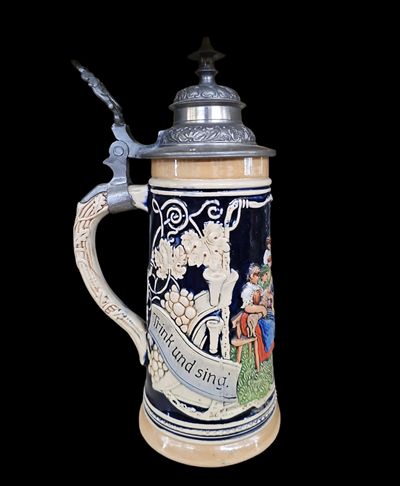 Халба с капак ,вместимост 0,5L