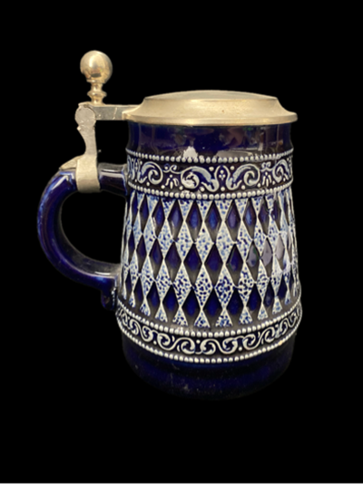 Халба с капак ,вместимост 0,5L
