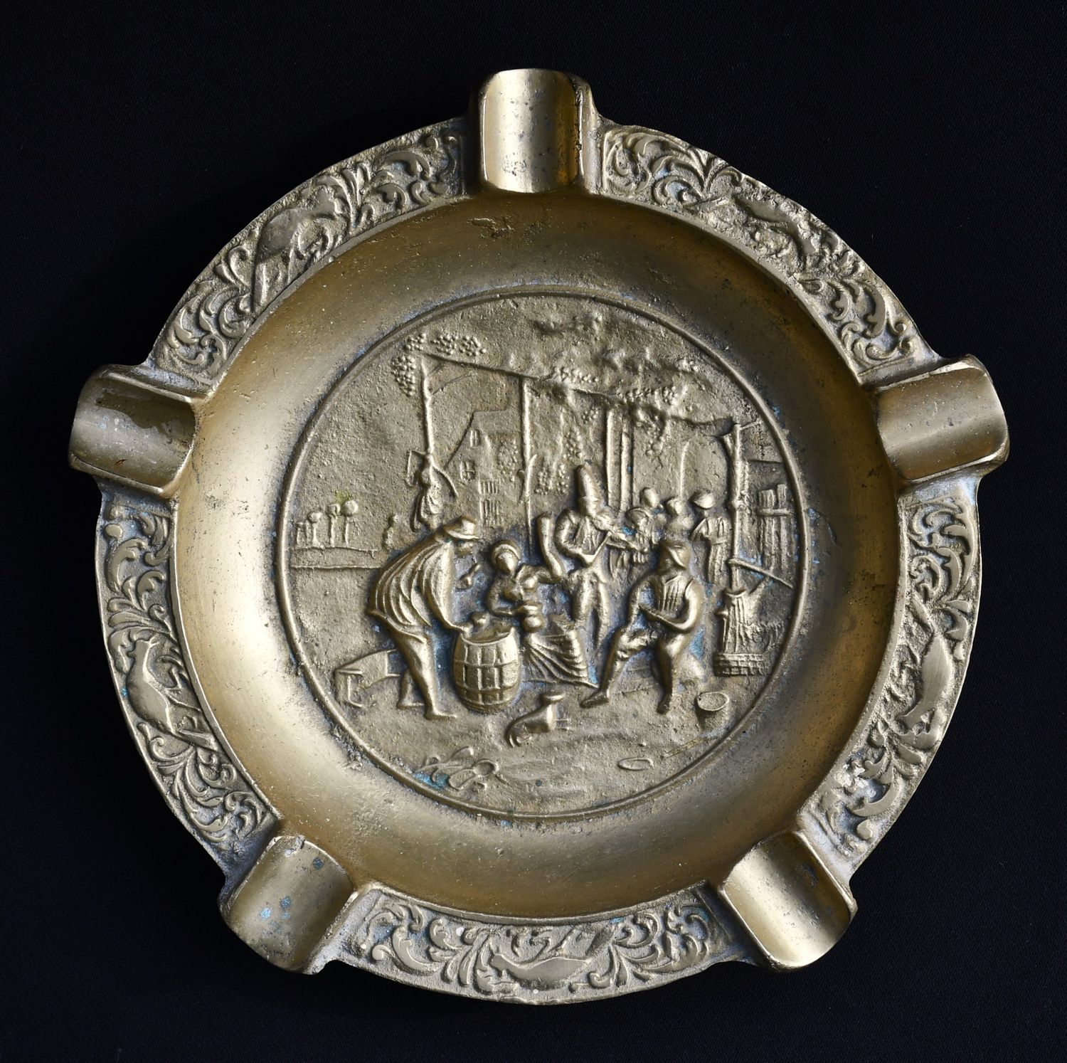 Голям бронзов пепелник от Нидерландия