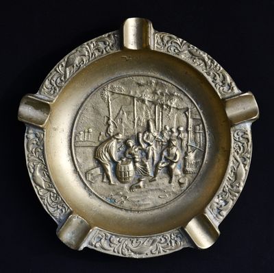 Голям бронзов пепелник от Нидерландия