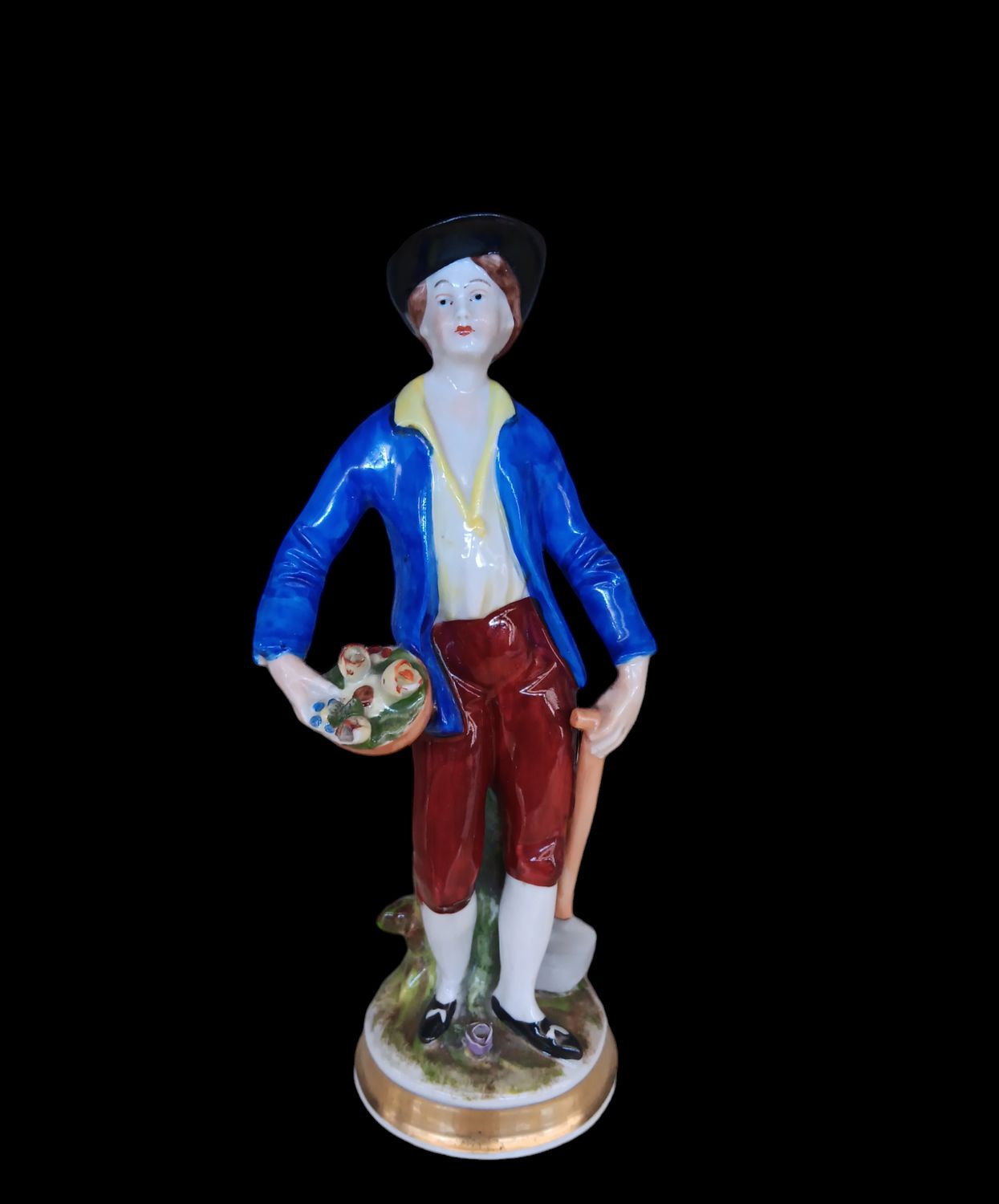 Порцеланова статуетка Порцеланова статуетка